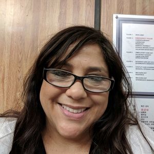 Meet your Posher, Dina